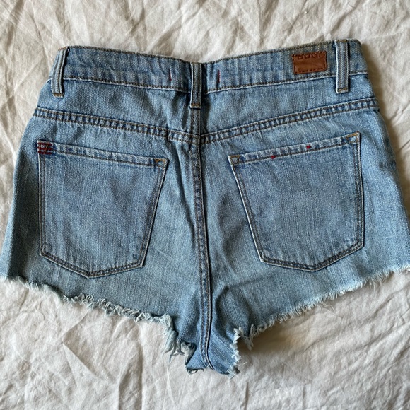 Urban Outfitters High-Rise Cheeky Short - Picture 3 of 4